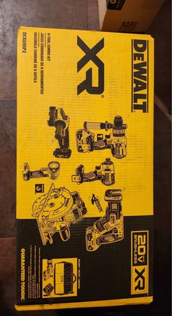 BRAND NEW / NEVER USED: DEWALT 20V MAX XR Brushless 6-Tool Combo Kit (DCK695P2)