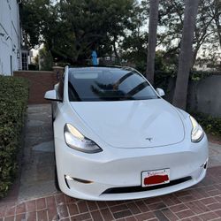 2021 Tesla model Y Long Range Sport Utility 4D