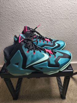 LeBron South Beach size 9.5 men's