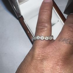 18k White Gold Diamond Ring 