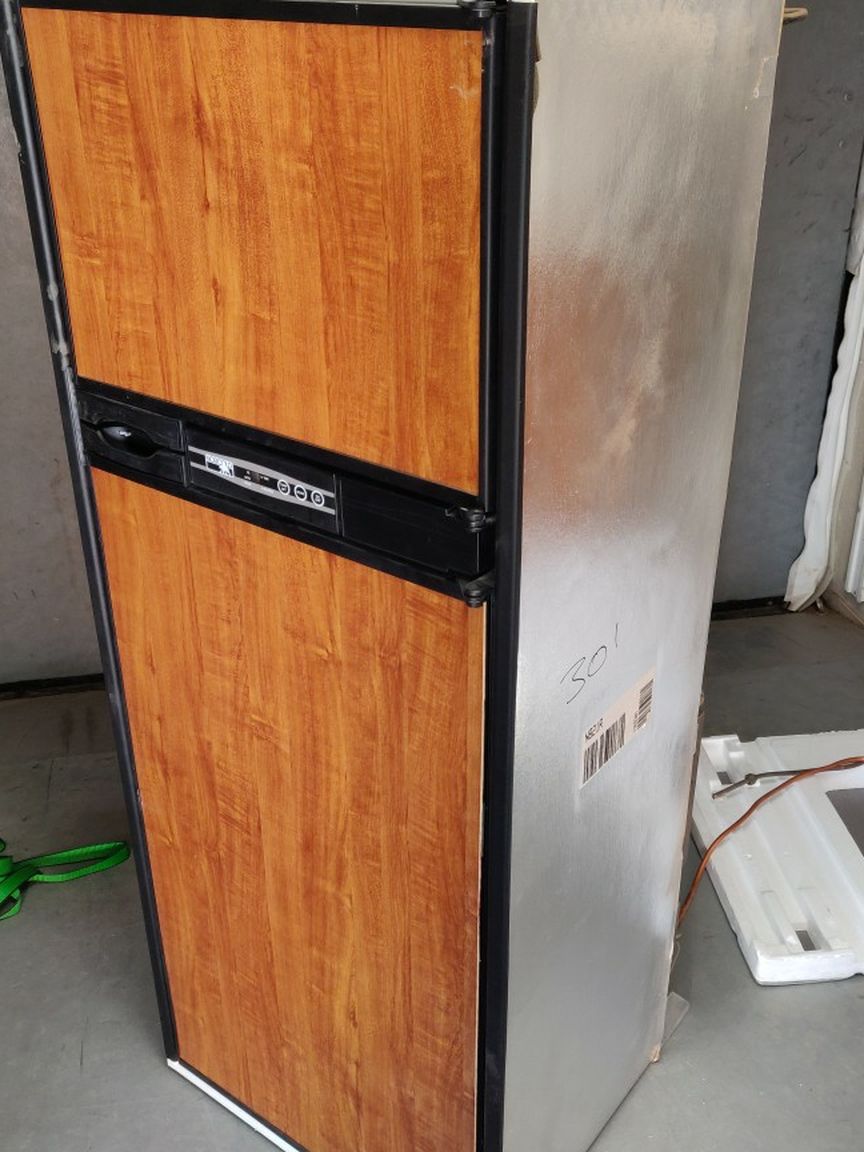 Norcold N821R RV Fridge for Sale in Chandler, AZ OfferUp