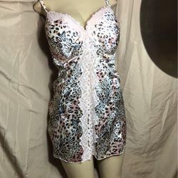 Amoureuse Sleepwear  Size 3X   $4