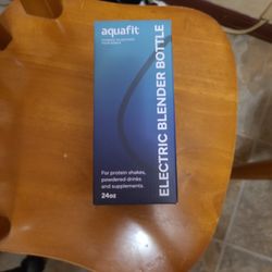 Aqua Fit 24 Ounce Blender And Bottle