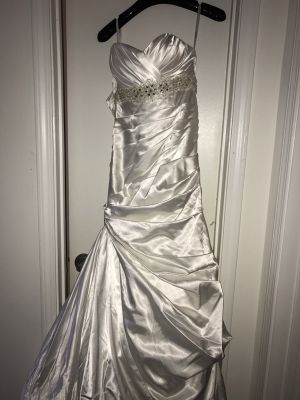 New And Used Wedding Dresses For In Marietta Ga Offerup Pearl White Embroidered Wedding Dress For In Marietta Ga