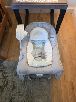 Portable baby chair