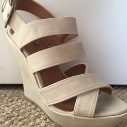 QUPID CHARLEEN-09 STONE NUBUCK PU size 5.5 5 1/2 NUDE CAGED WEDGES HEELS