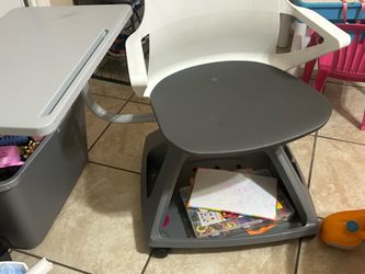 Swivel desk