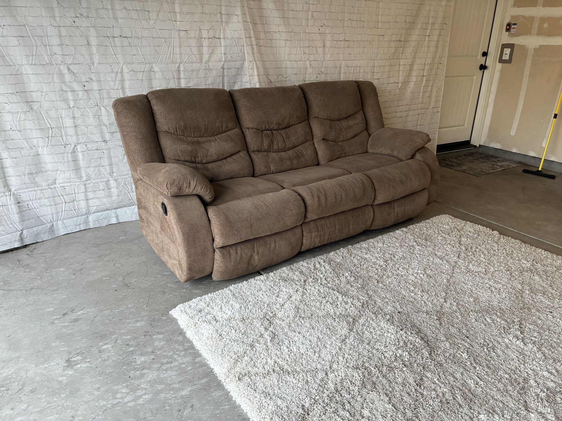 ✅Free Delivery - Reclining 3-Seater Sofa – Excellent Condition
