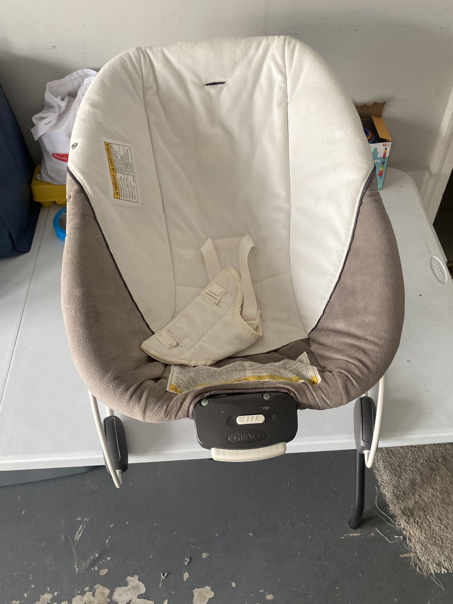 Bouncer With Snap On Cover
