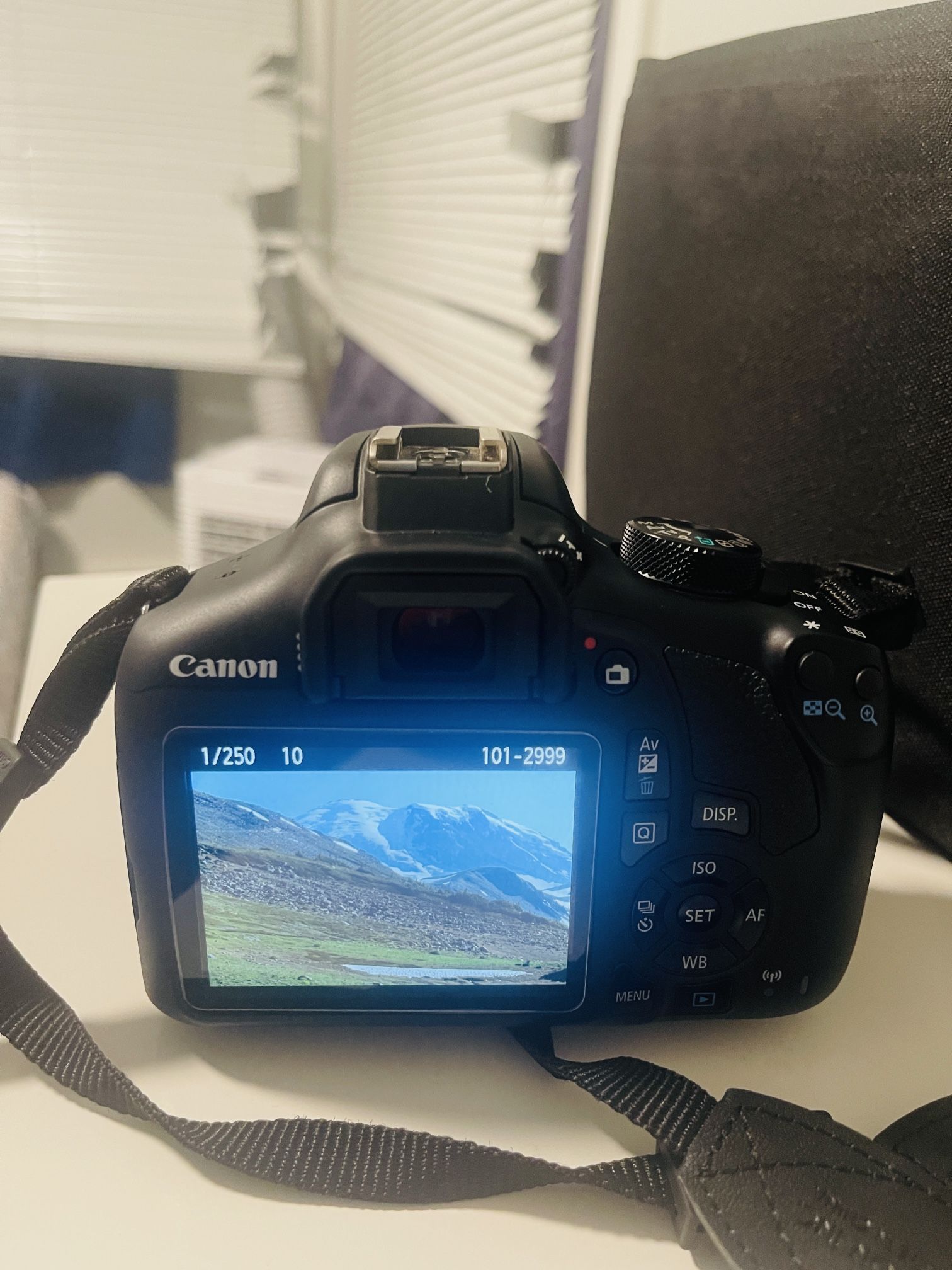 Canon EOS Rebel T6 1300D