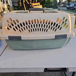 PetMate Pet Carrier / Pet Taxi – Small to Medium Pets