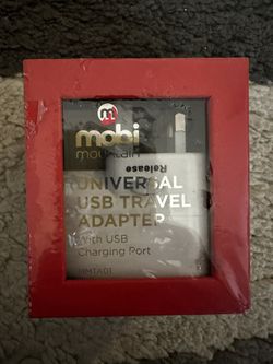 Mobi Mountain Universal USB Travel Adapter