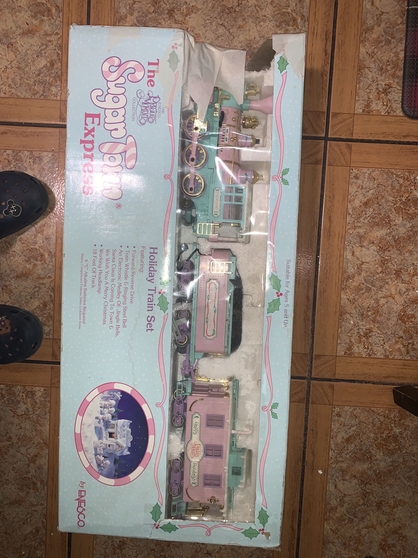 Precious Moments The sugar town Holiday express train set Enesco