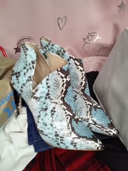 Blue Snake Print Pointed-Toe Ankle Boots