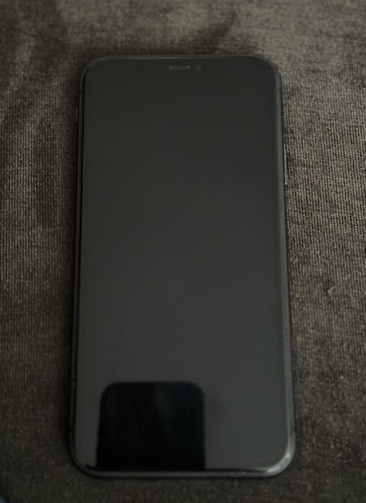 Verizon iphone 11 Excellent Condition - Not Unlocked
