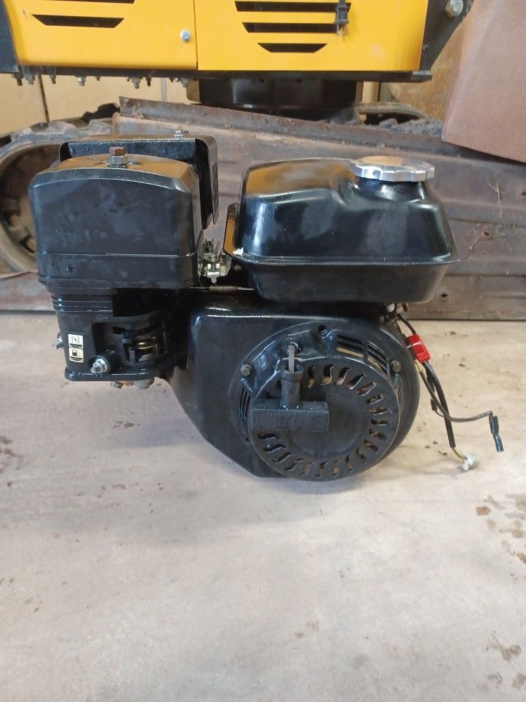Horizontal shaft engine