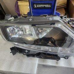 2014 - 2016 Nissan Rouge  Headlight  Passenger Left Side 