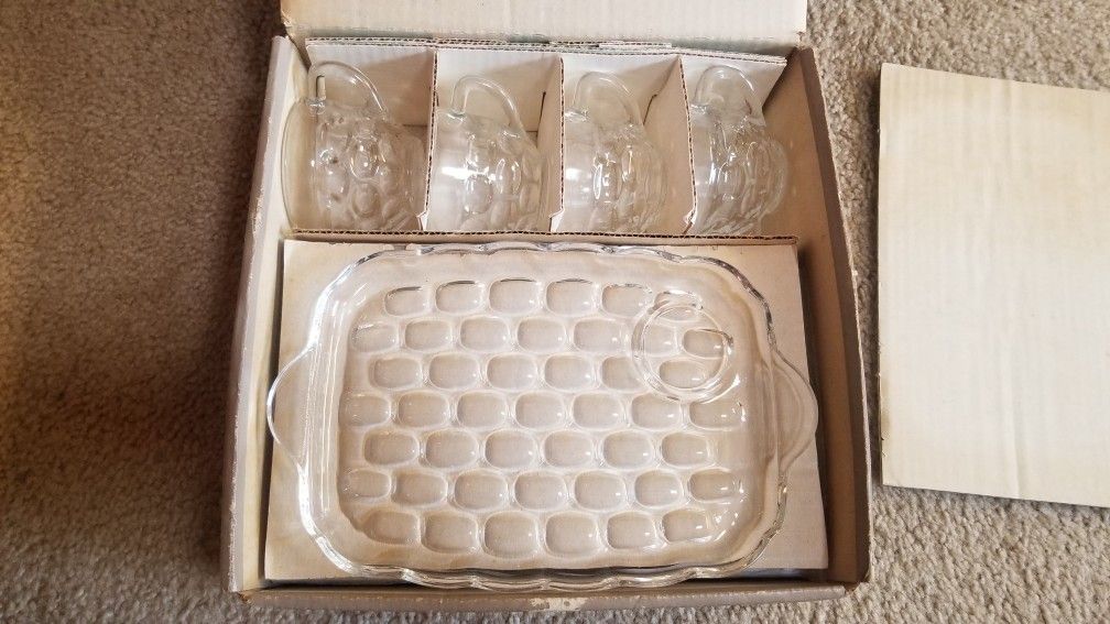 Vintage Yorktown Set Of Cups & Plates From The Federal Glass Company