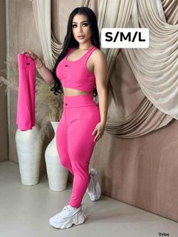 New women’s 3 piece set size S/M/L