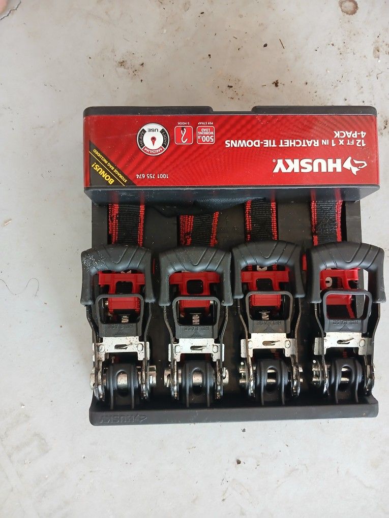 Ratchet.
Tie down straps 4 Pack 12 Ft ×1