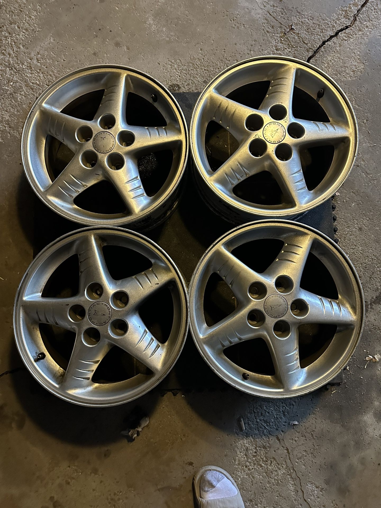 (4) Four Pontiac grand am GT 99-04 wheels.