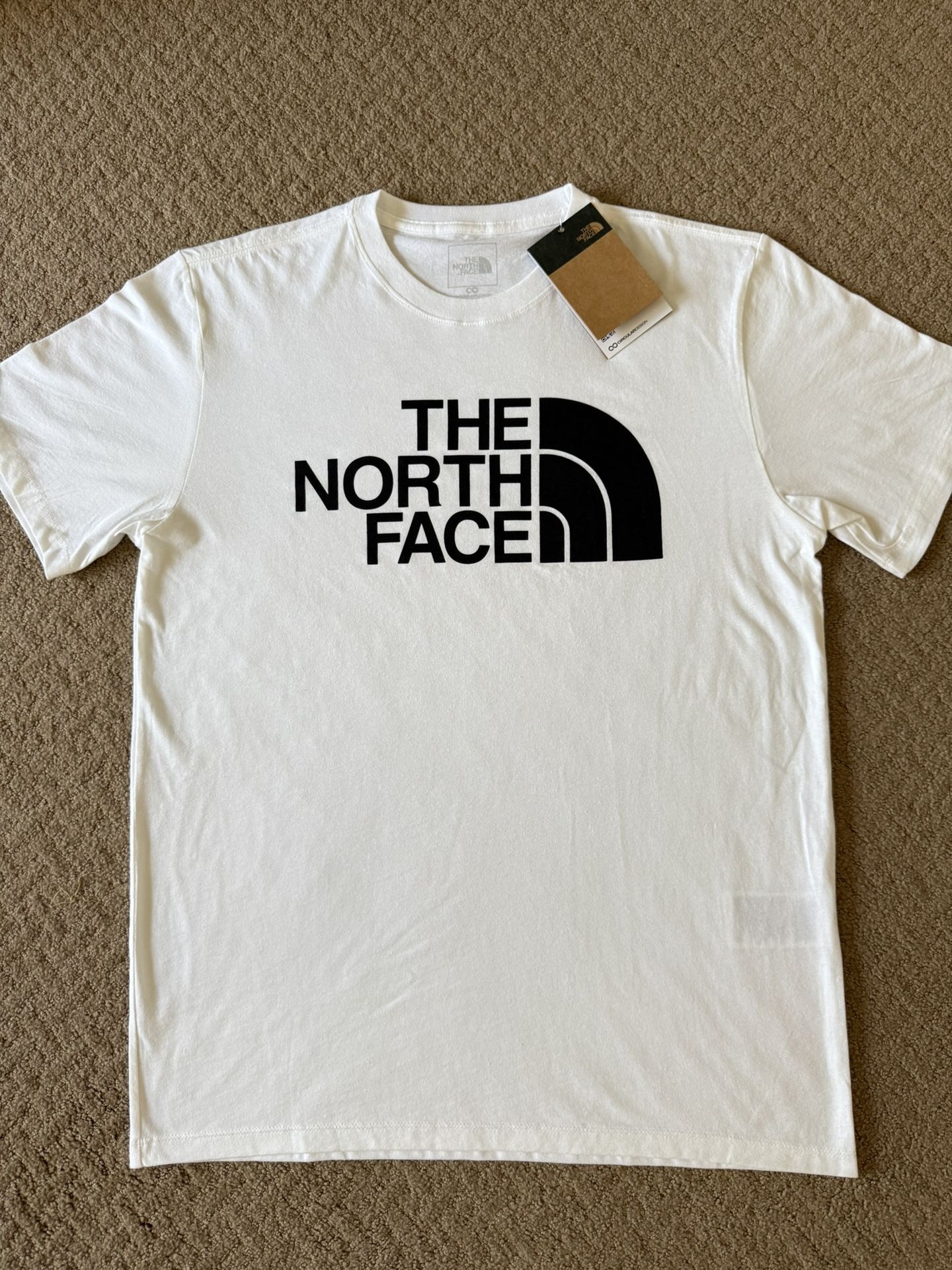 NEW The North Face Half Dome White Short Sleeve Tee Men’s Size Medium