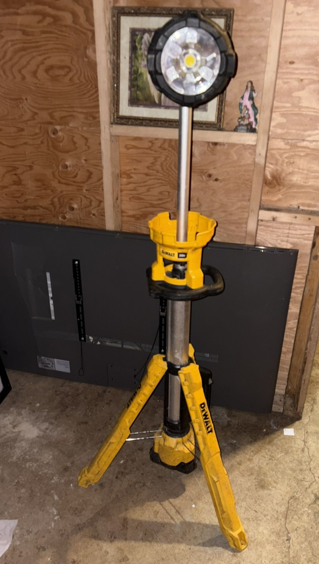 Dewalt Stand Light