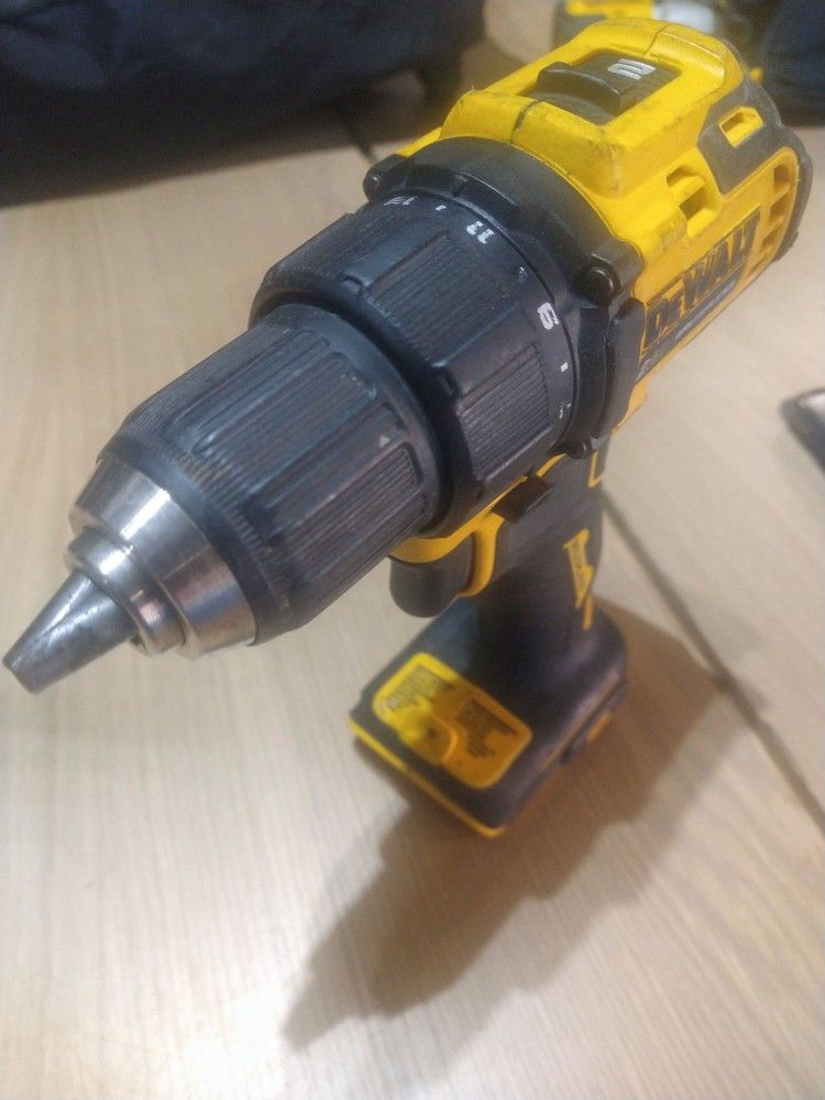 DeWalt Atomic 20V Max 1/2 " Cordless Drill