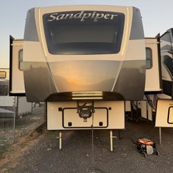 2023 sandpaper Luxury fifth wheel trailer four slides delivered set up