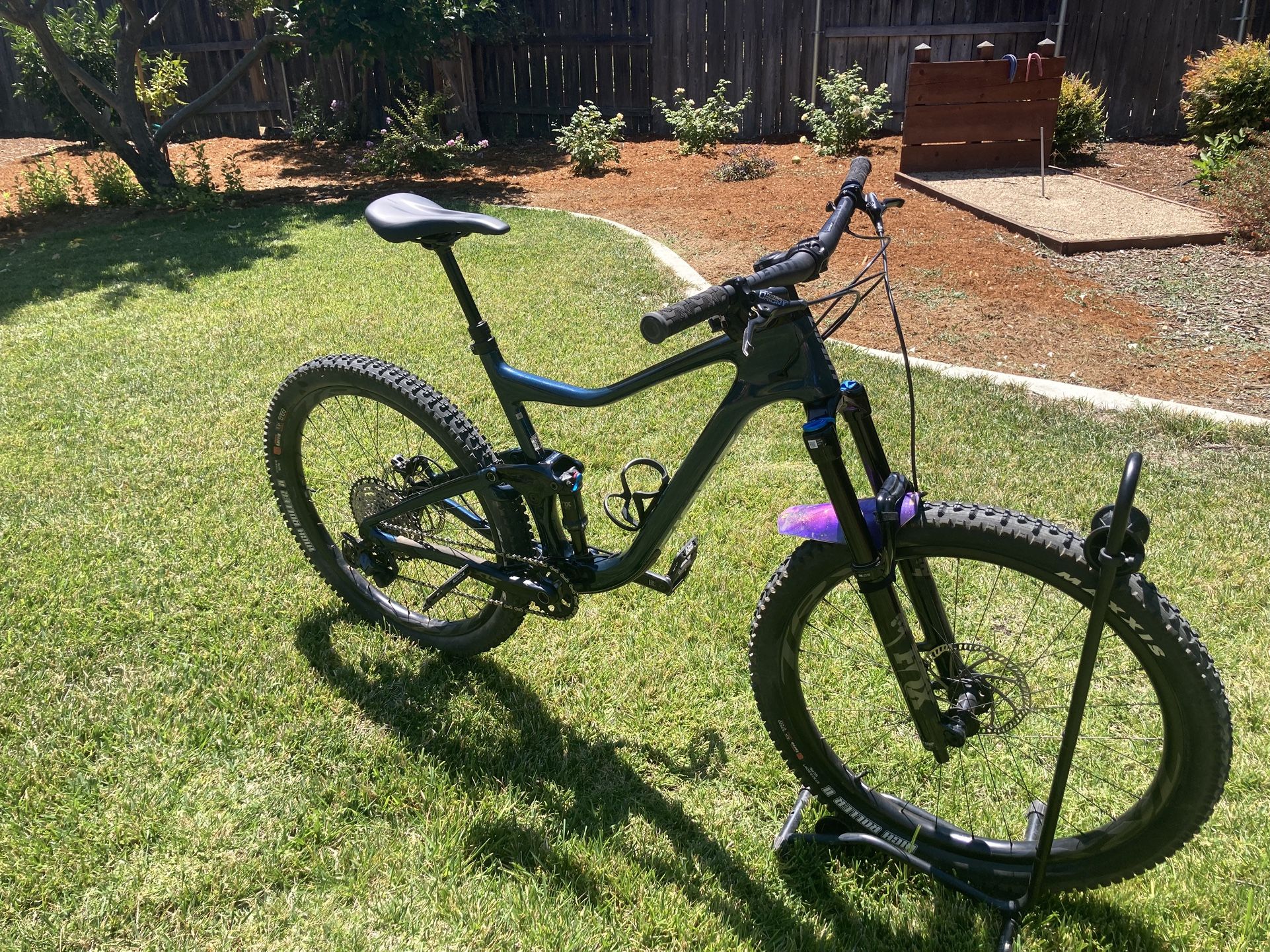 21 Giant Trance Advanced Large Frame- Full Suspension Mountain Bike