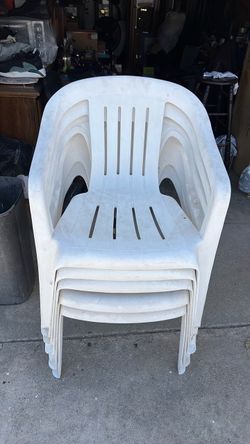 Lot 5 plastic chairs for sell.