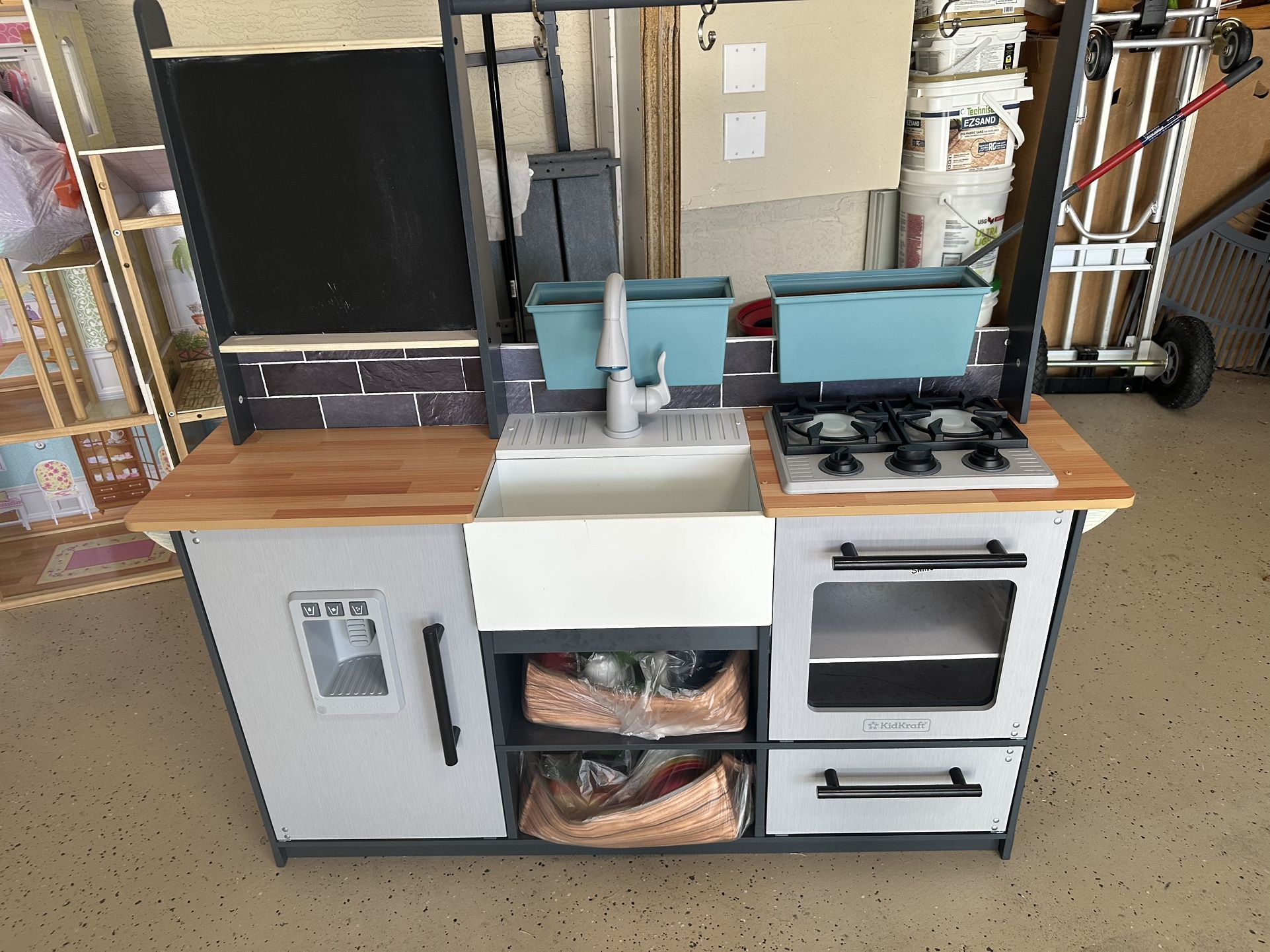 Play Kitchen