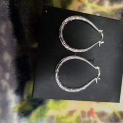 New Large Silver Plated Hoop Earrings

Pickup East side 

Arracadas Nuevas Grandes Bañadas en Plata

Venir por ellas a el Este de El Paso 