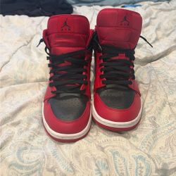 Jordan 1 mid