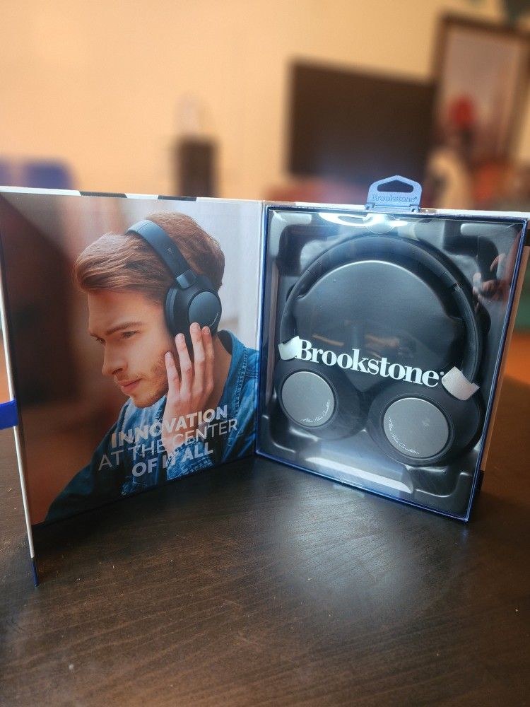 Brookstone NOISE Cancelling Wireless Headphones