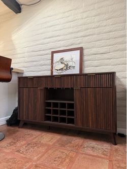Fluted credenza