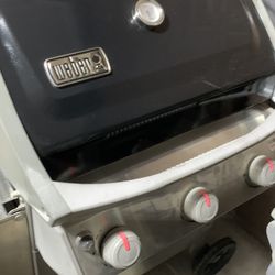 Black And Silver Stainless Steel Three Burners BBQ Grill Propane Weber Spirit GS4 LP