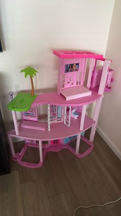 Barbie dream house