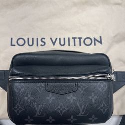Louis Vuitton Outdoor Messenger