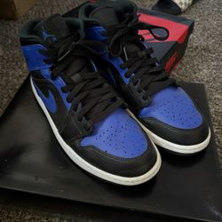 Royal jordan 1’s size 11