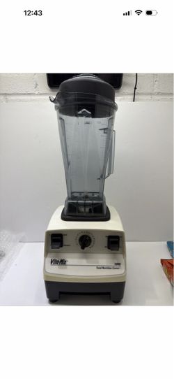 Vitamix VM0103 Vita-Mix 5000 Total Nutrition Center Blender W/ Pitcher, Lid