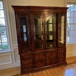 China Hutch With Light Excellent Condition