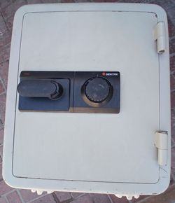 Sentry Model 1380 Safe