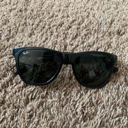 Black Ray Bans