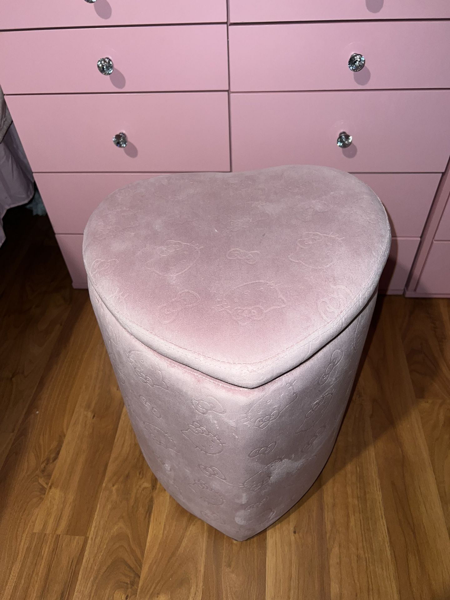 Impressions Vanity Hello Kitty Ottoman