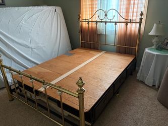 Queen bed frame & head/foot board