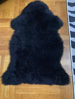 Black Sheepskin Rug