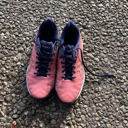 ASICS 8.5 Tennis Shoes