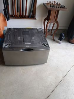 Samsung washer and dryer pedestal with draws