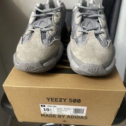 Yeezy 500 Sz 10.5